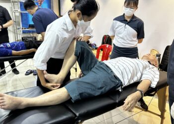 《运动与抗老化：物理治疗的力量》